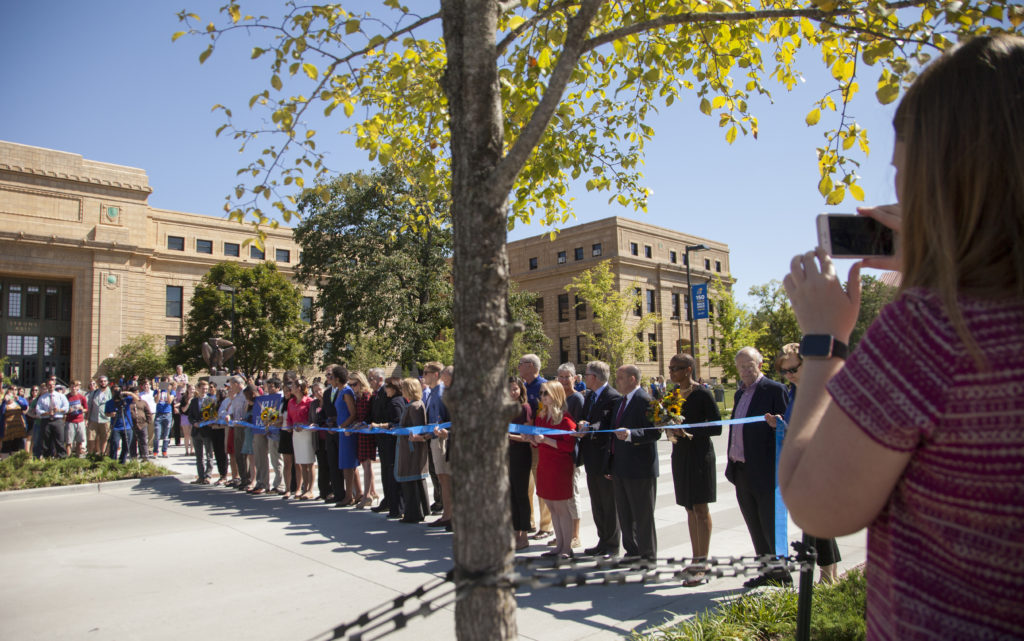 ku-celebrates-reconstruction-of-historic-iconic-jayhawk-boulevard